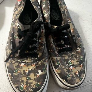 Men’s worn once vans Nintendo duck print